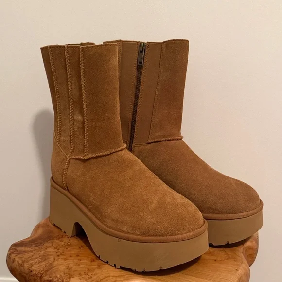NWOT UGG CLASSIC TWIN SEAM NEW HEIGHTS - Picture 3 of 9